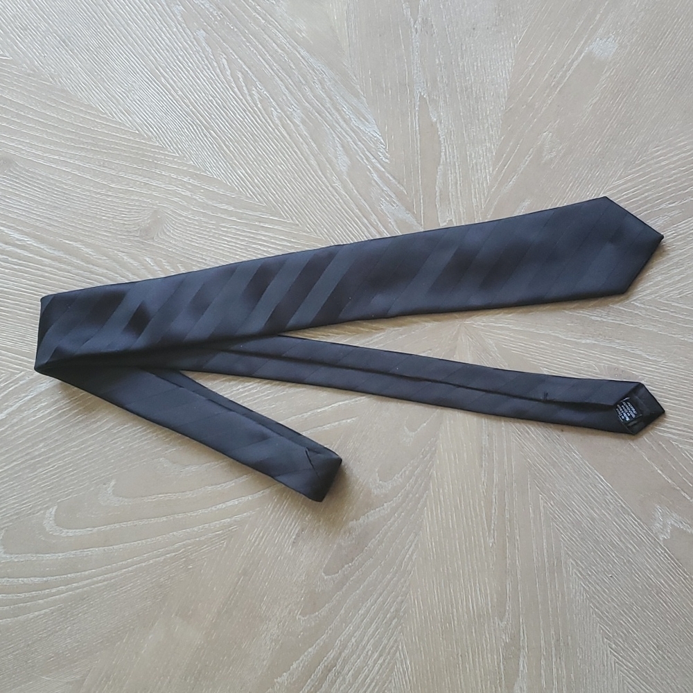 Madison black necktie